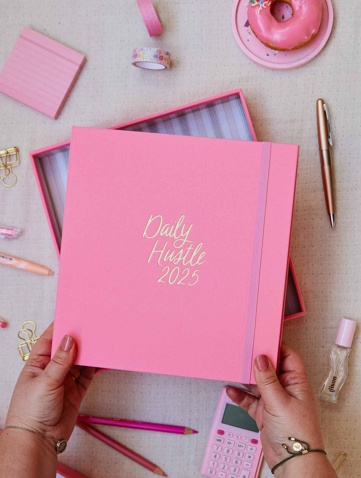 2025 Daily Hustle Planner + Open Book Violet Bundle + FREE PEN PACK!